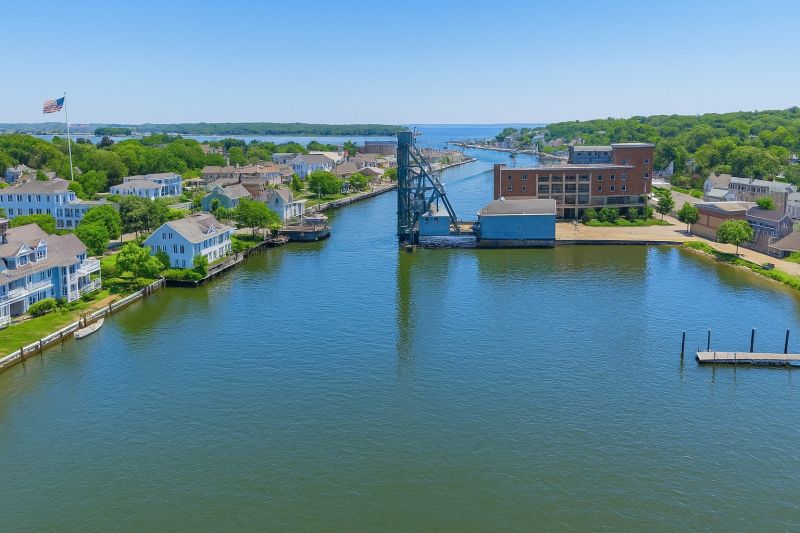 Local Shake Roof Replacement in Mystic, CT
