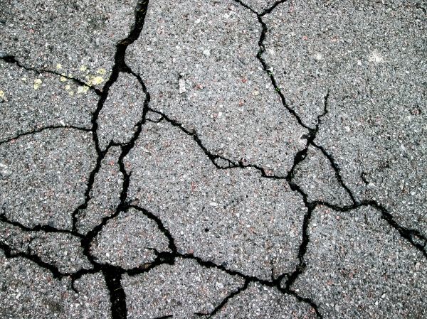 Asphalt Cracks Repair Service